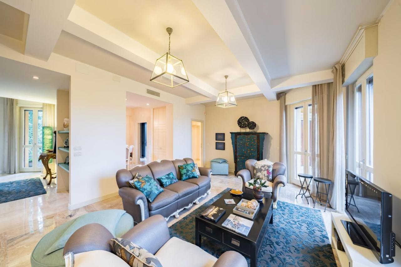 Residenza Al Vittoriale - By Host4U Apartment Gardone Riviera Exterior foto