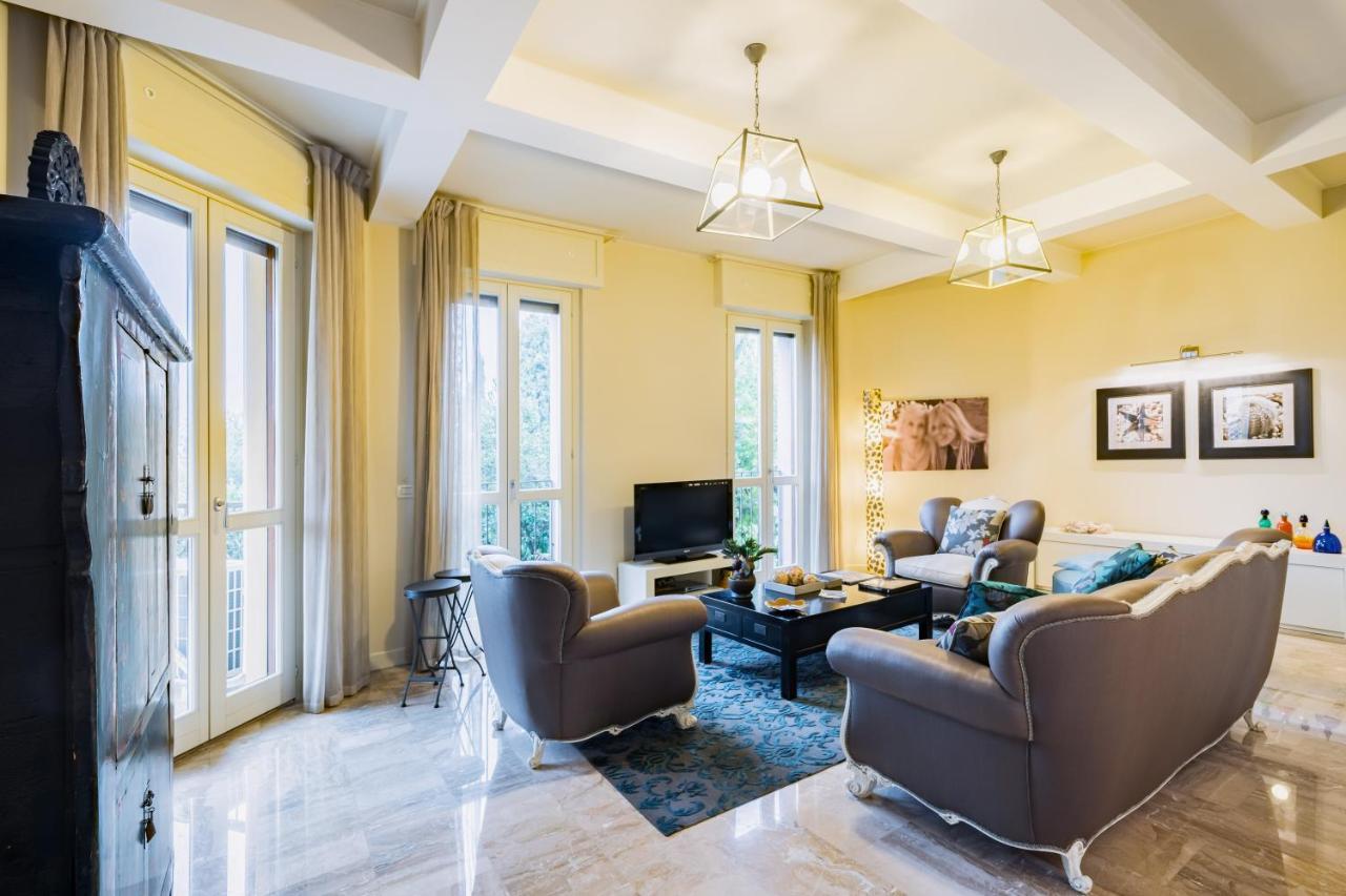 Residenza Al Vittoriale - By Host4U Apartment Gardone Riviera Exterior foto